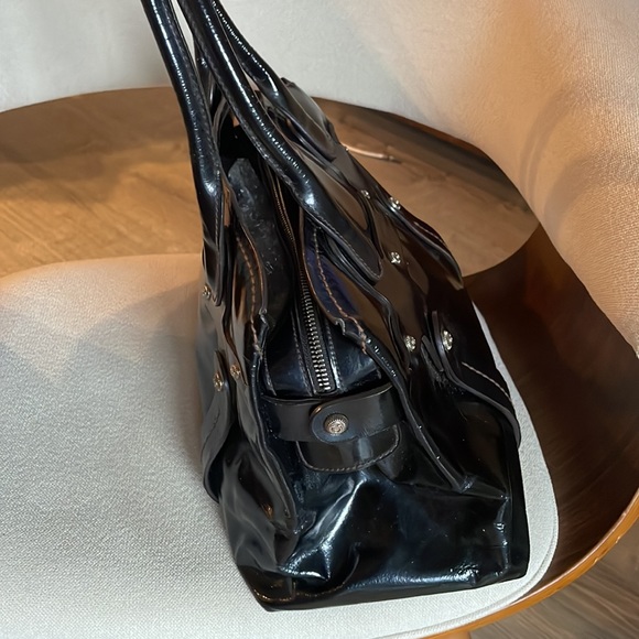 🔥🔥 Price drop!! Salvatore Ferragamo Shoulder Bag🔥🔥 - Picture 5 of 10